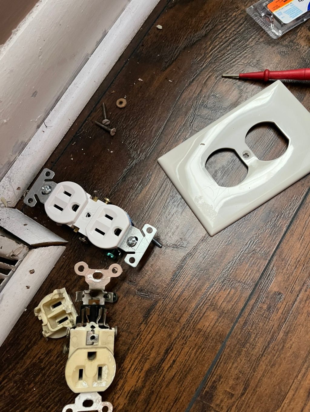 Faulty/Damaged Receptacle Replacement!