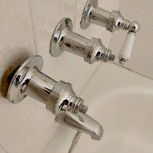 Requested to replace the bathtub faucets as the th