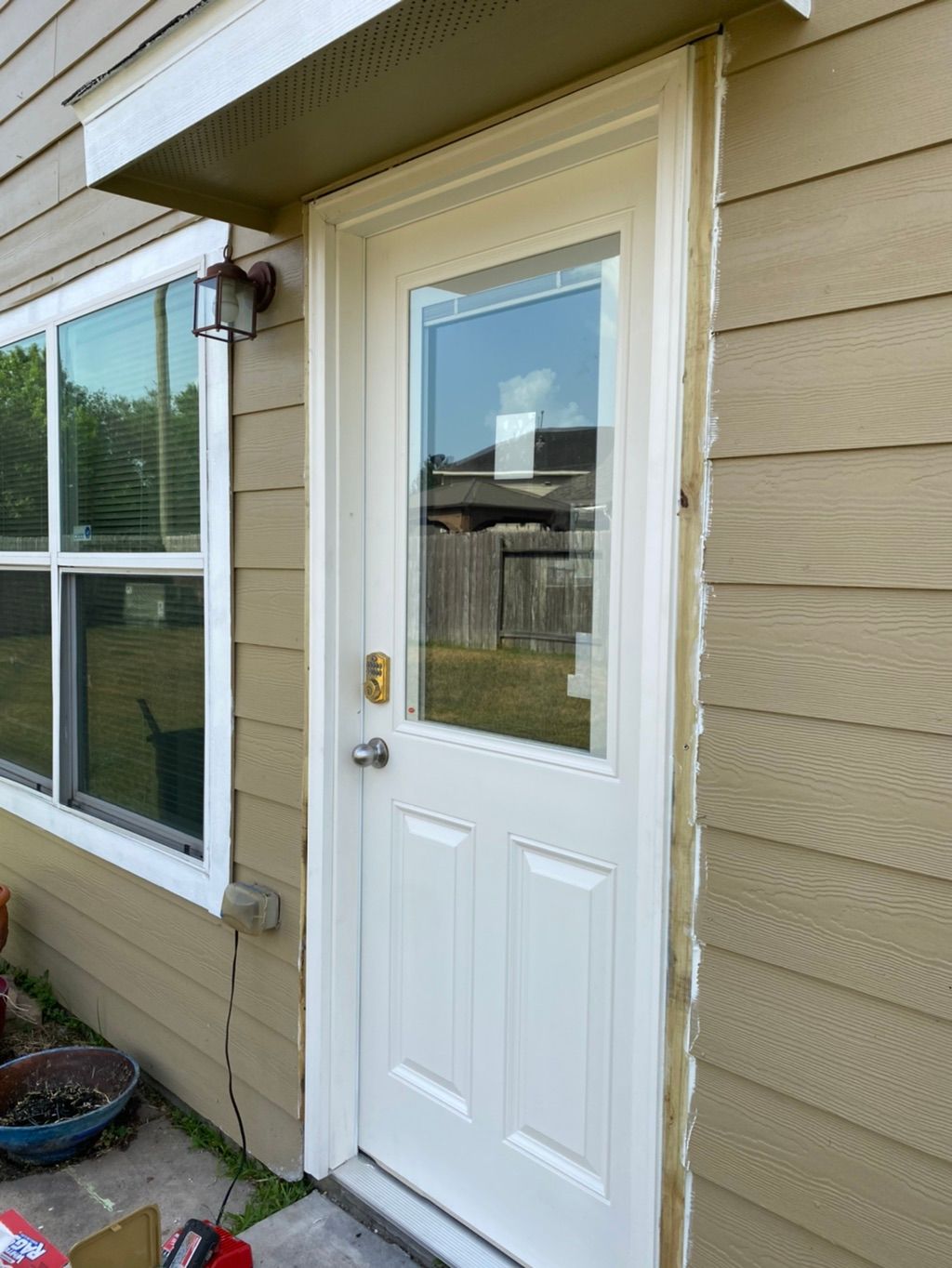 Replaced a door that was old this is the new one i