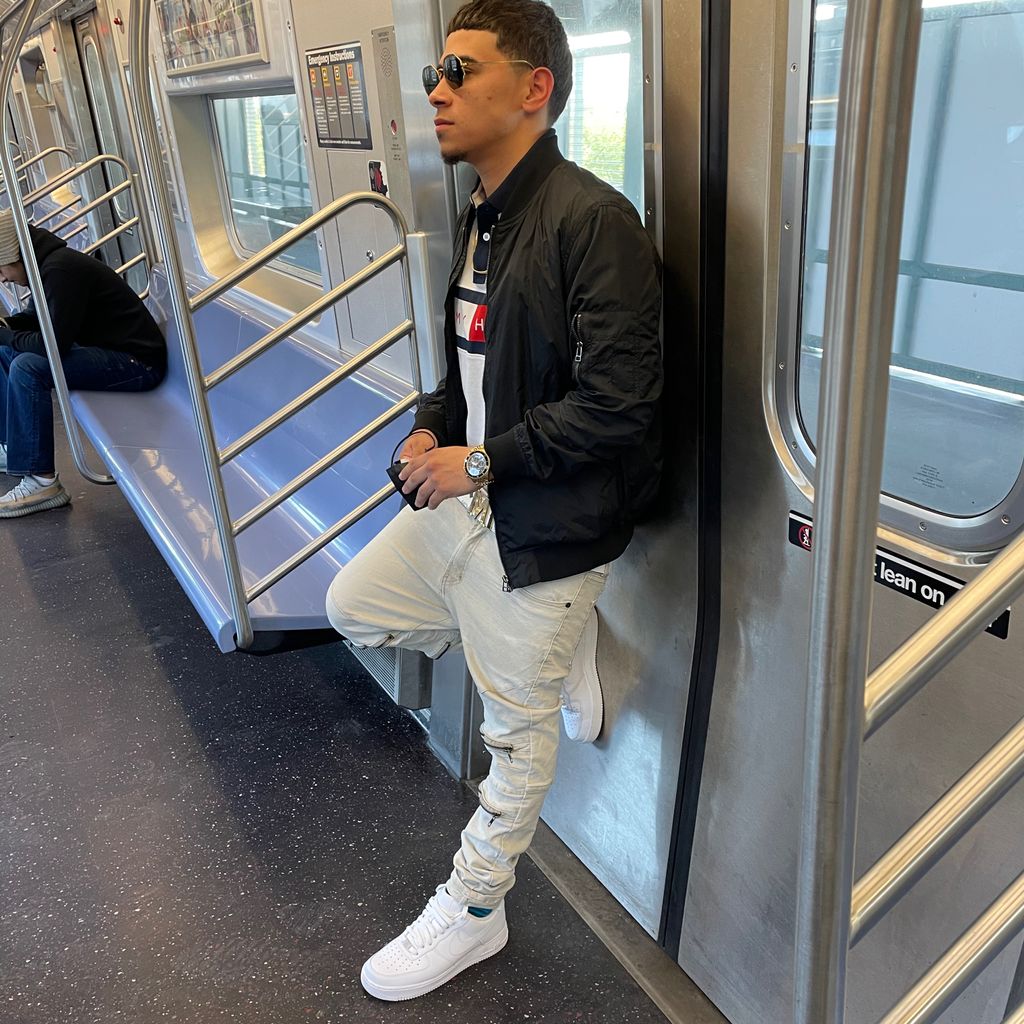 Supreme Moving