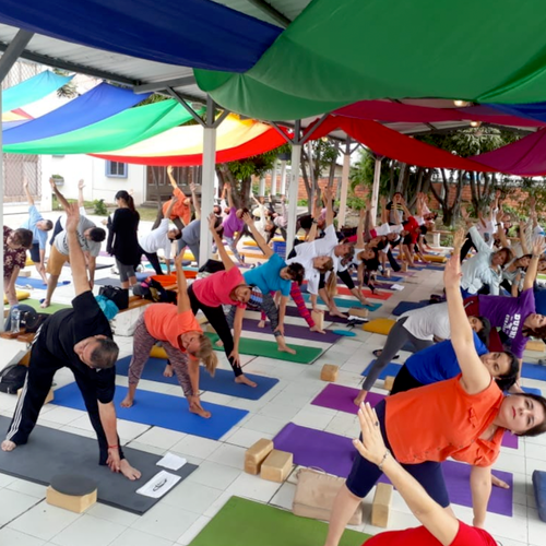 Guest Yoga teacher in Ecuador