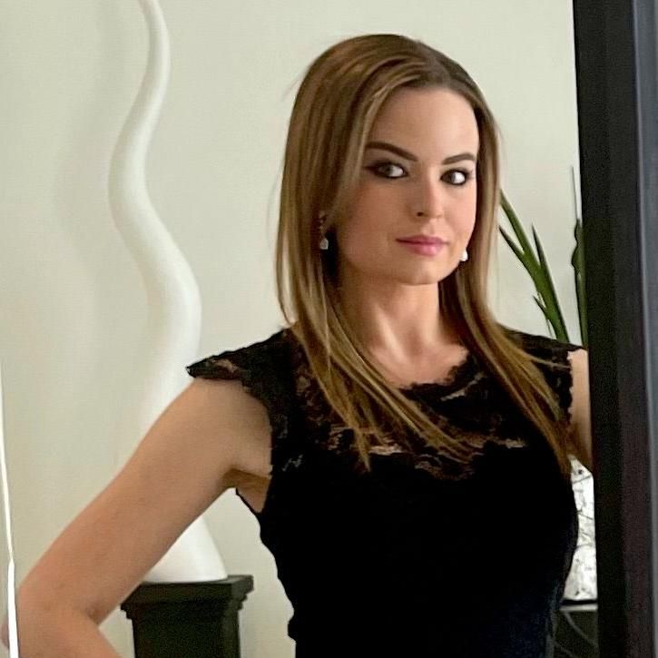 Elizabeth Frost (The Design Firm)