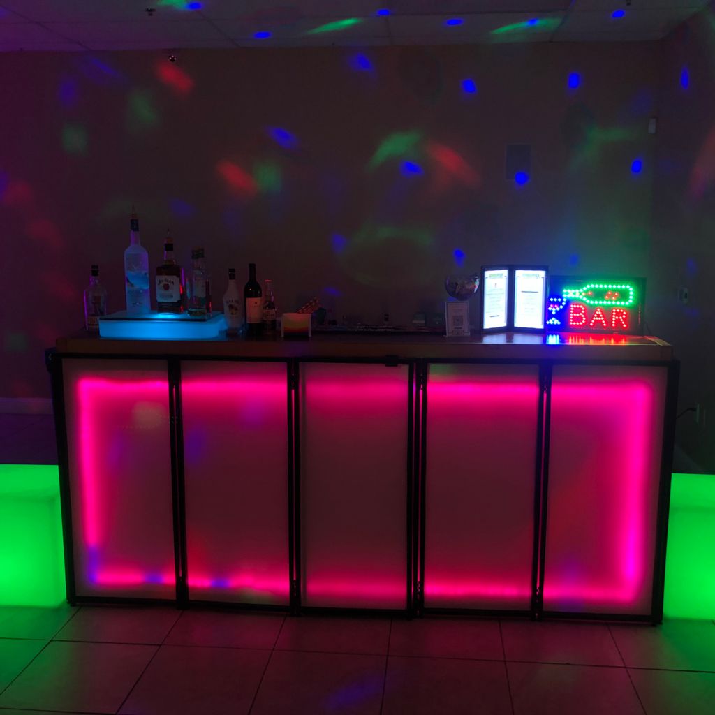 MixologyMeetup : Luxury LED Day & Night Bar