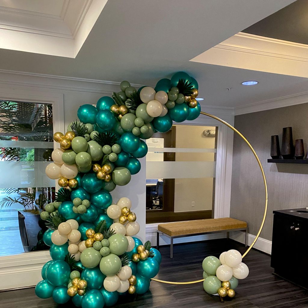 Mel's Balloon Bar