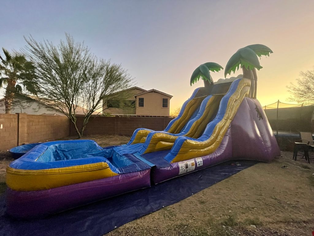 17' Tropical Blast Slide w/ Pool