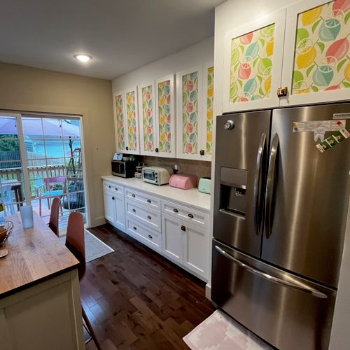 Love my colorful, sparklingly clean kitchen!! Thei