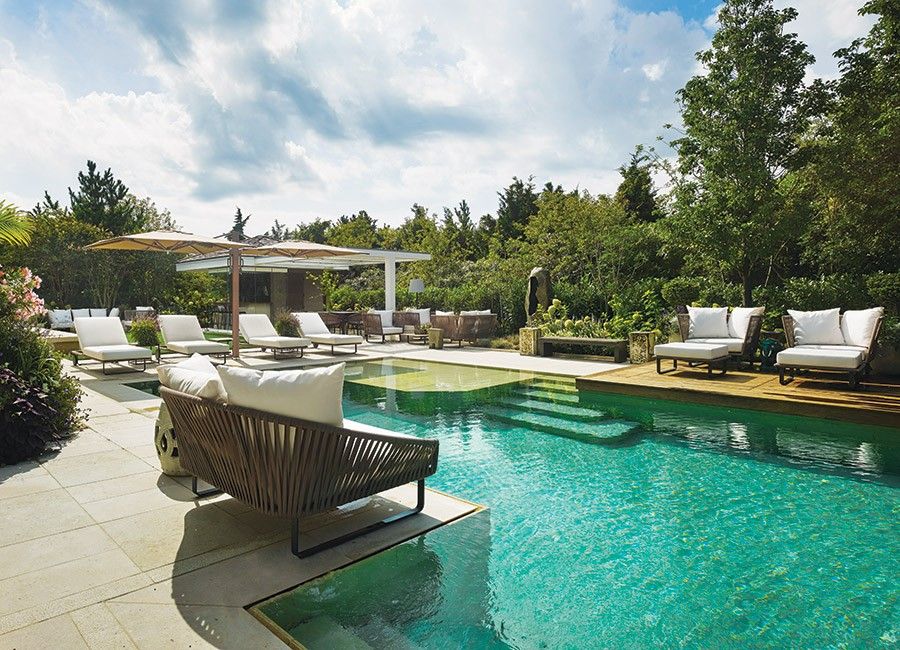Custom Swimming Pools