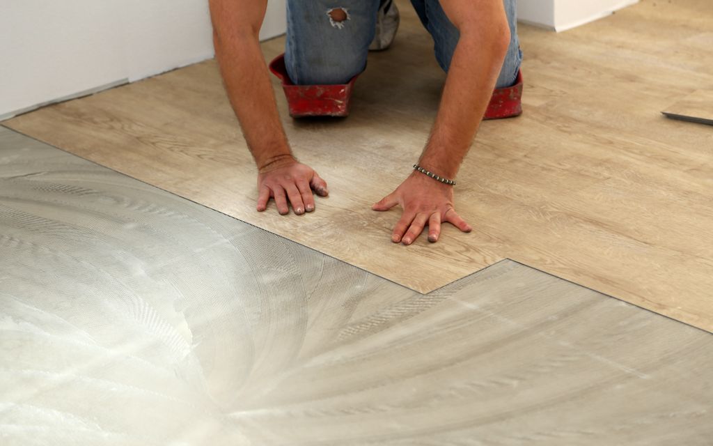 How much does it cost to install vinyl flooring?