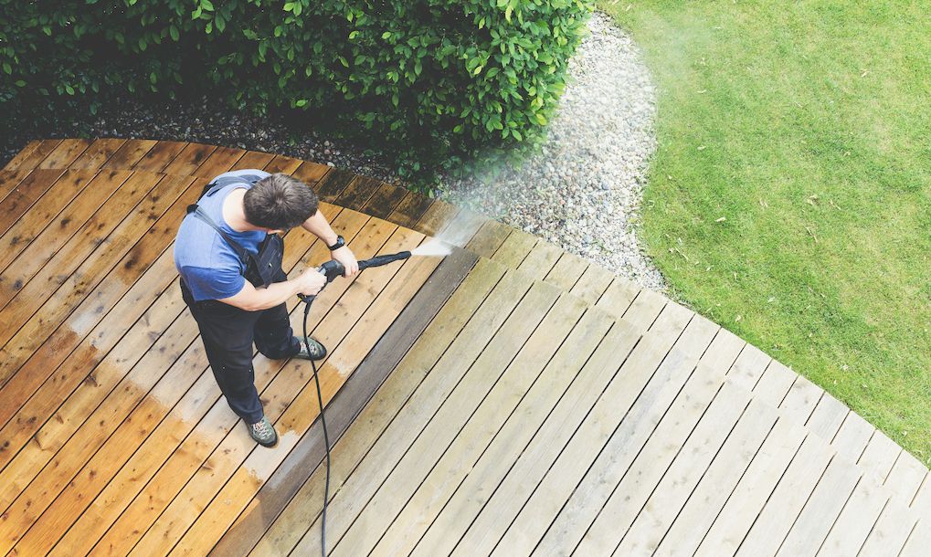 deck cleaning pressure washing