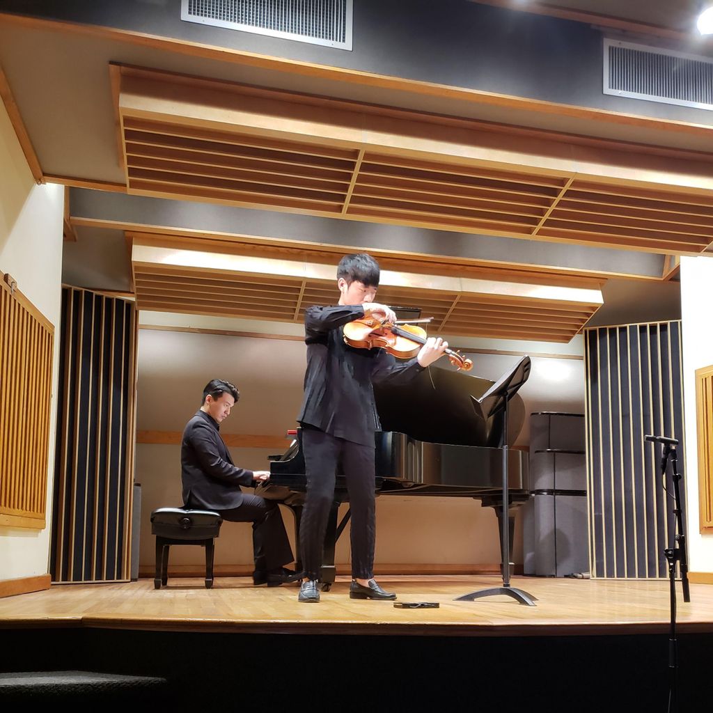 Mookun Jang Viola/Violin studio