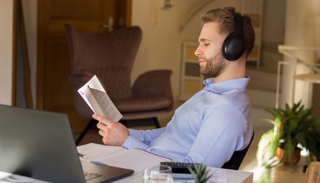 noise cancelling headphones