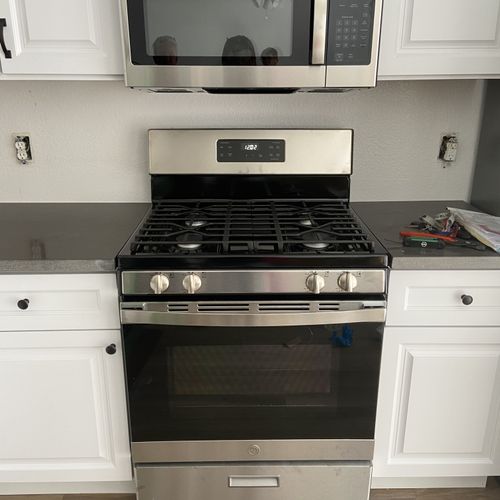 Appliance installed oven and microwave 