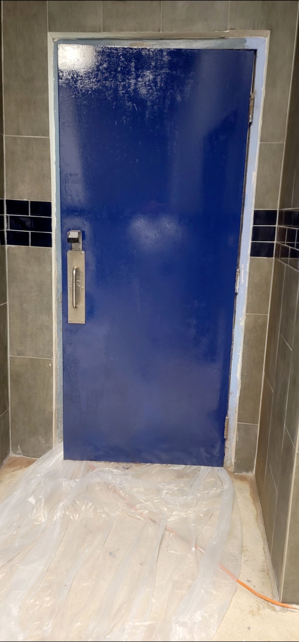 rust door, oil paint was used