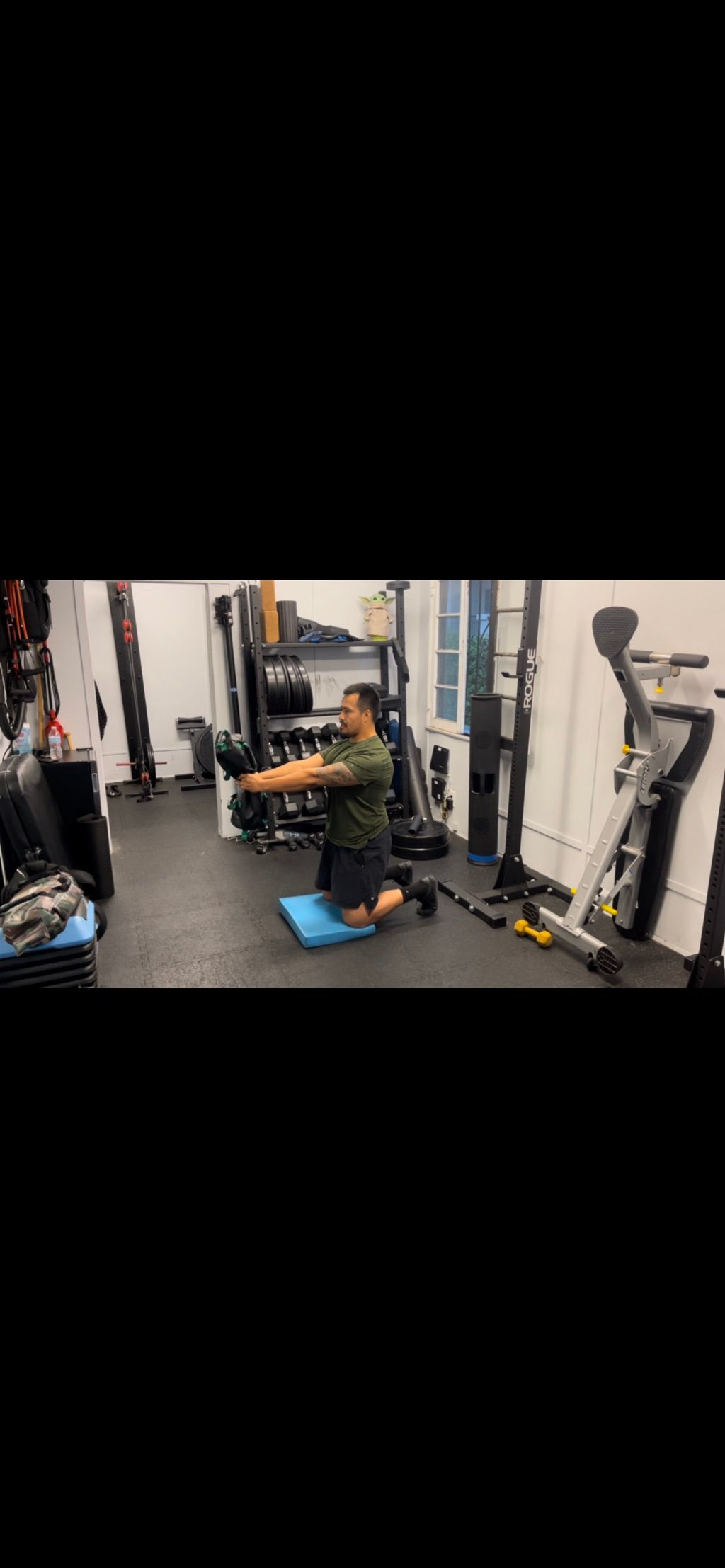 Core stability. Fighting spinal flexion while crea