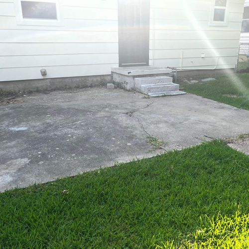 Patio and sidewalk look brand new! Great price! Wo