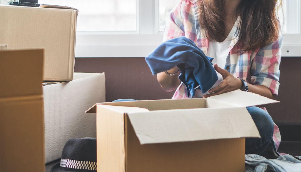 how to pack clothes for a move