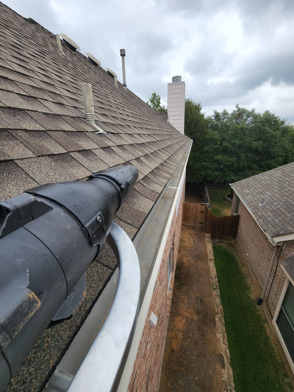 Gutter Cleaning Service 
