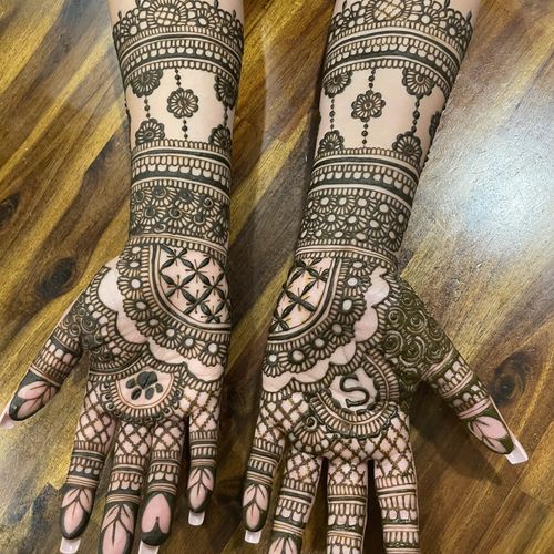 Henna Tattooing
