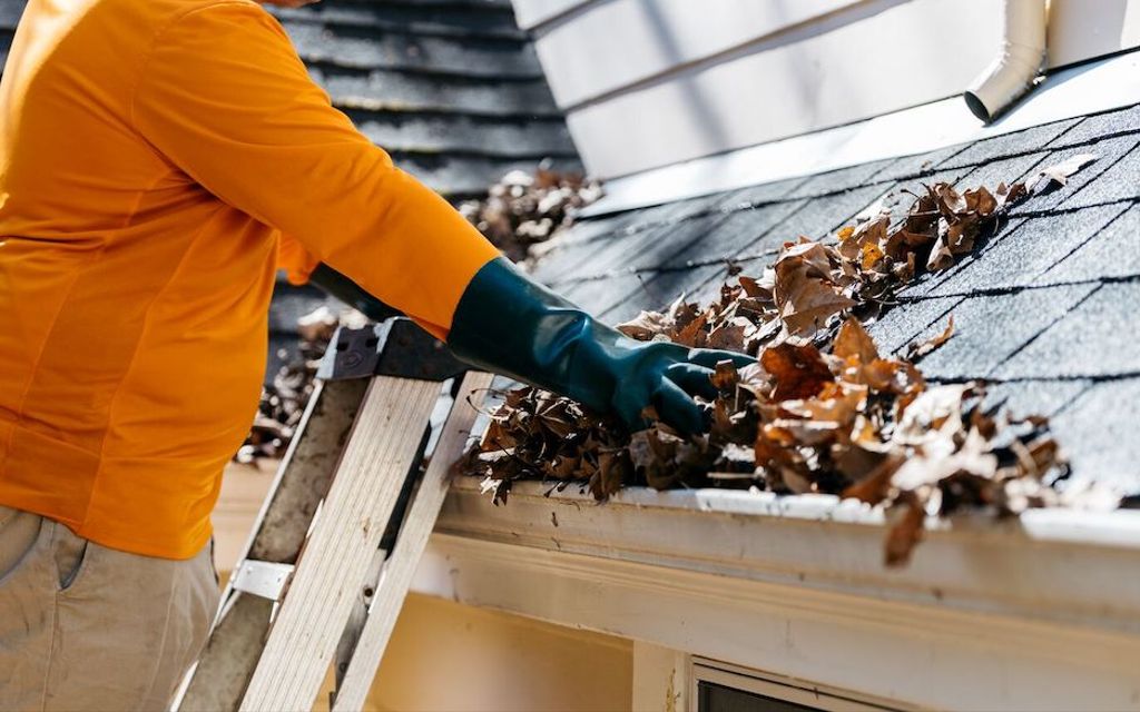 Your complete guide to gutter cleaning.