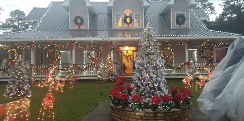 Christmas lighting (Hallmark movie shoot)