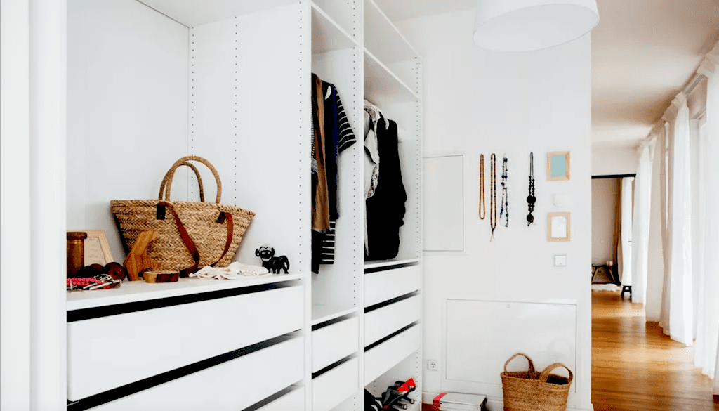 spring cleaning checklist closet organizing