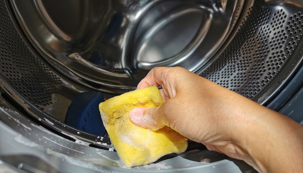 cleaning a front load washer washing machine