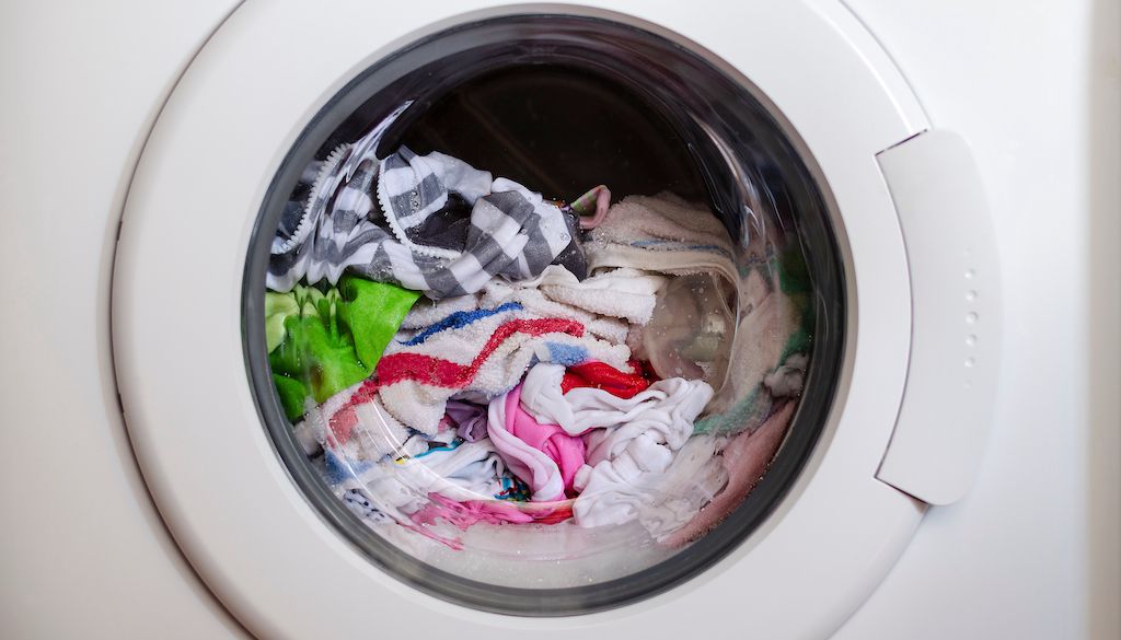 My laundry load comes out full of white lint. I have a Top Load Washing  machine. What causes this? : r/CleaningTips