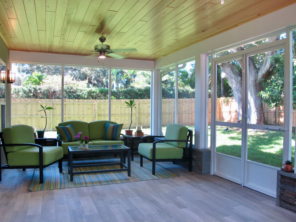 New screened porch for entertaining friends & fami
