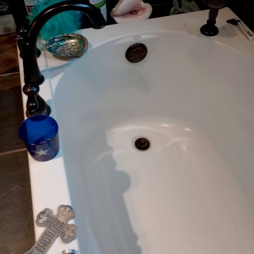 Immaculate bathtub