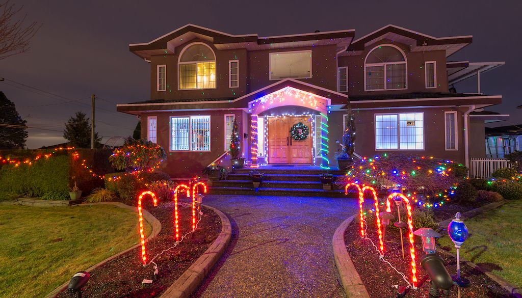 christmas lights on home exterior