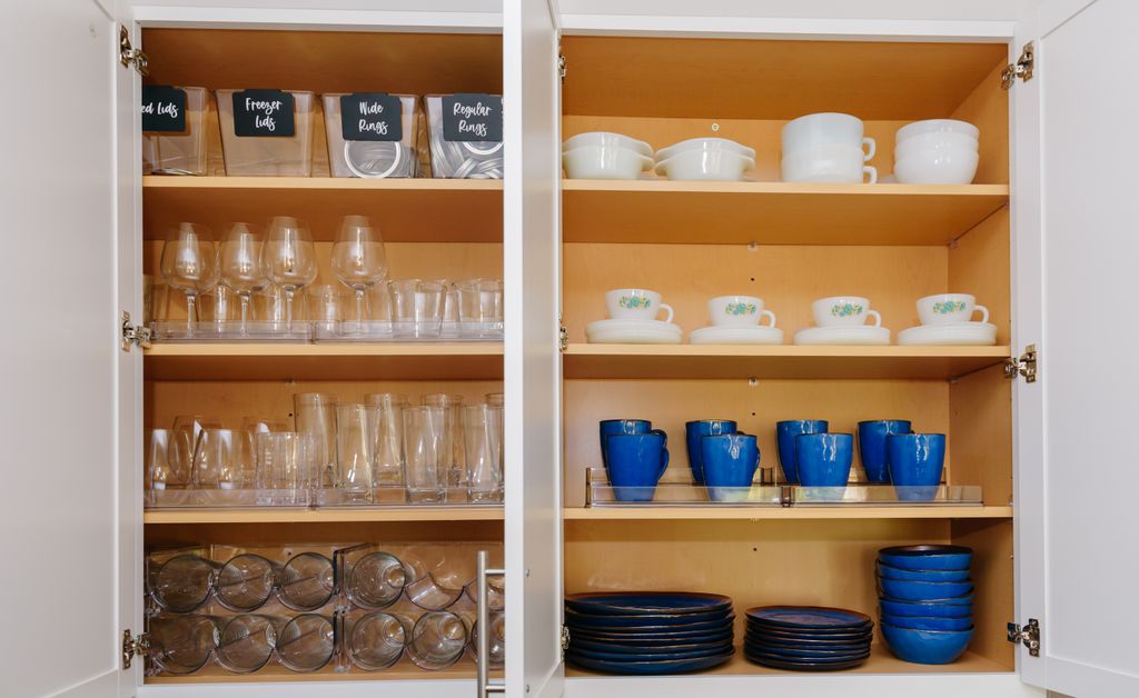 Kitchen glass and serving ware were organized usin
