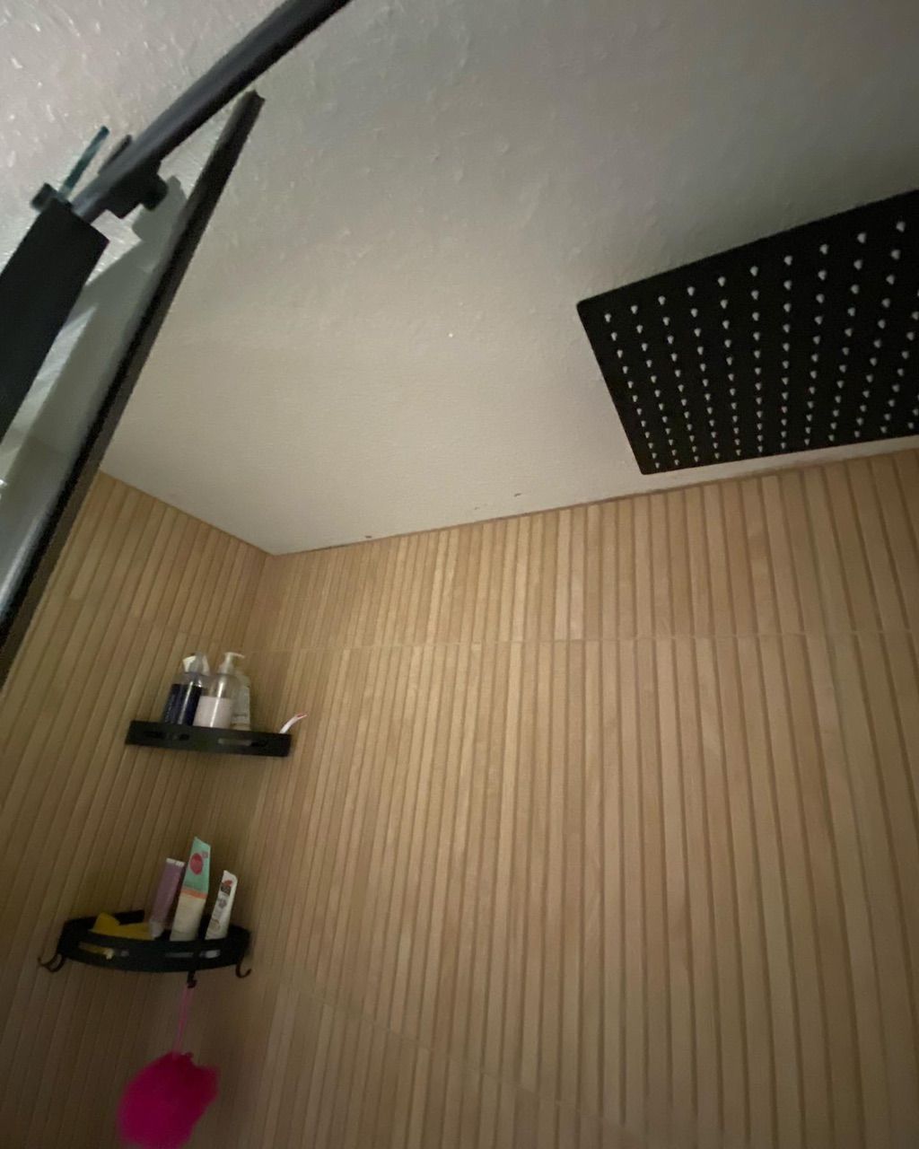 Shower with no lighting (before)
