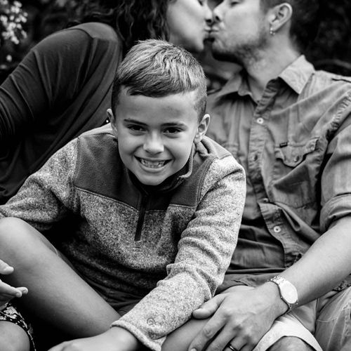 Kendra met us at a farm for photos while apple pic