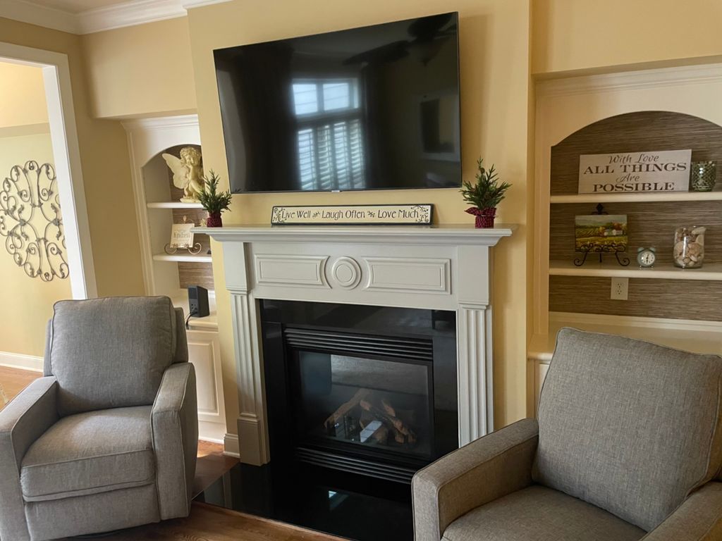 KINOS Luxury Moving offers  professional TV mounti