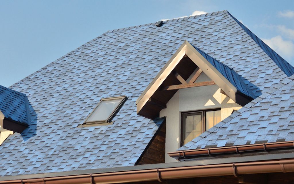10 common types of roof shingles and tiles.