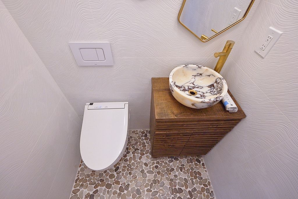 tankless toilet 