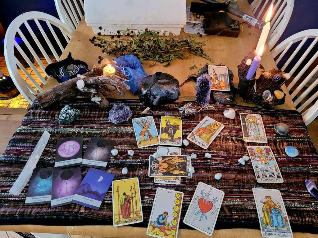 full Tarot spread with help from Runes and Moon ca