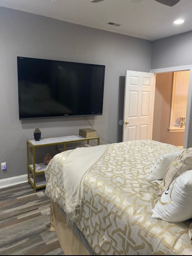 Airbnb Unit  (Bedroom) 