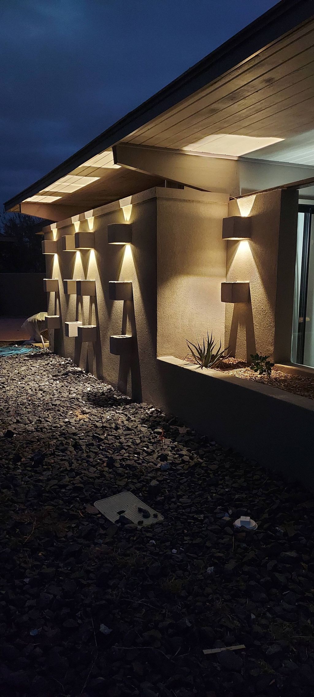 Outdoor accent lighting 