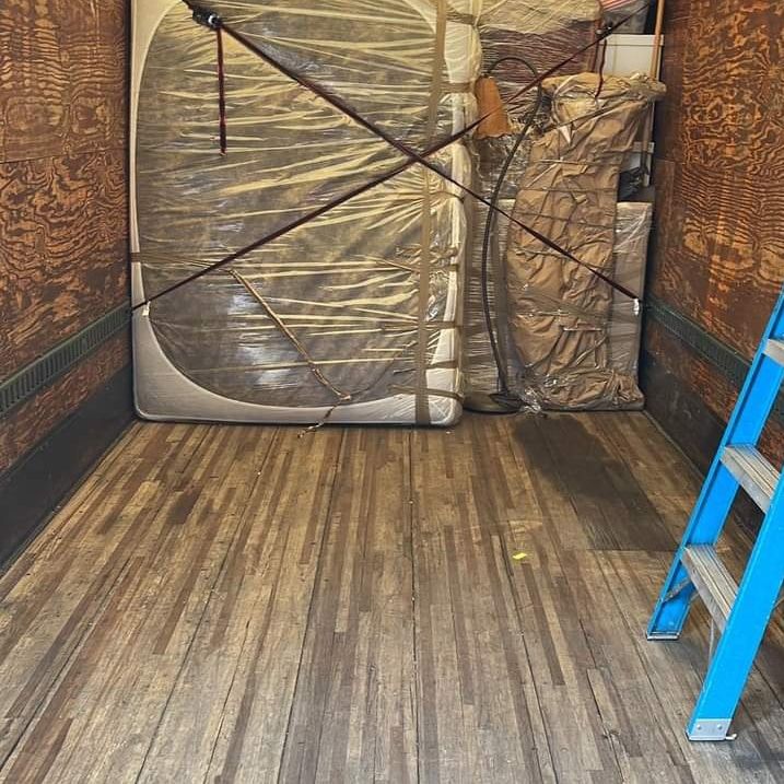53 ft truck off load