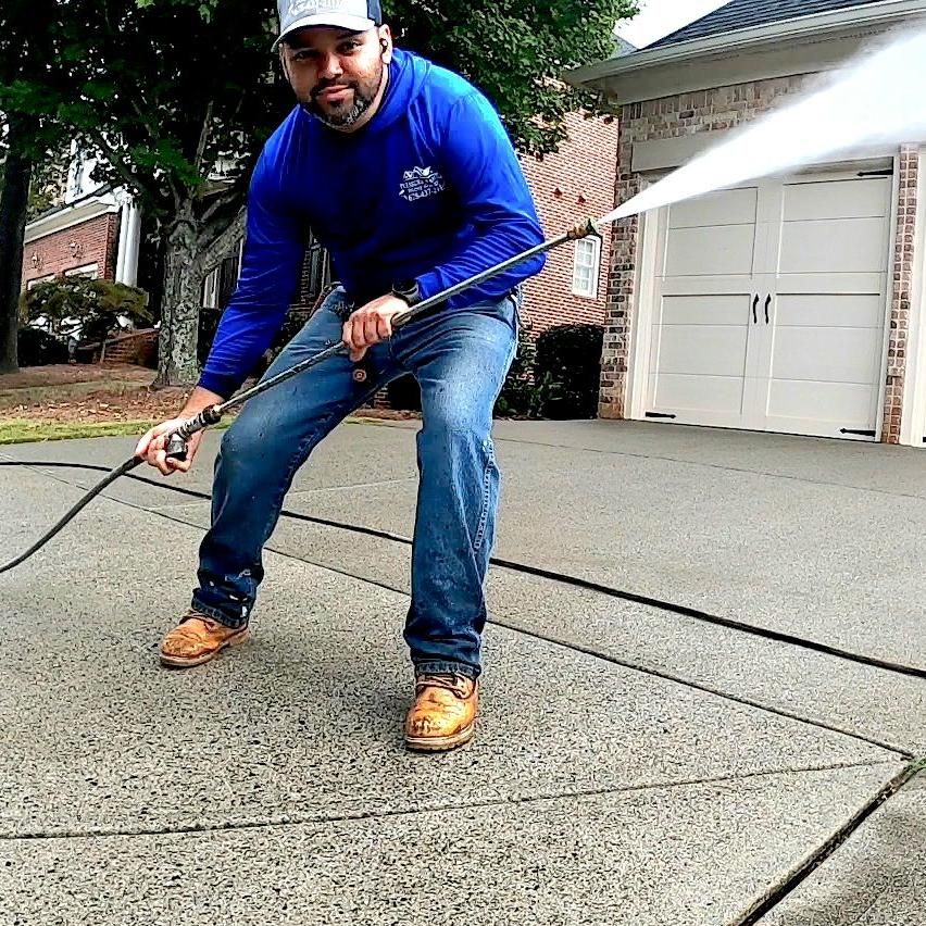 AM Pressure Washing and paint service