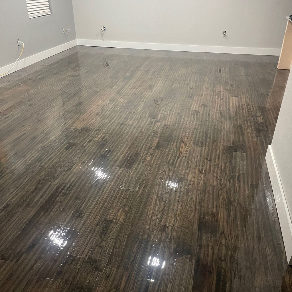 Hardwood floors /laminate/vainol plank