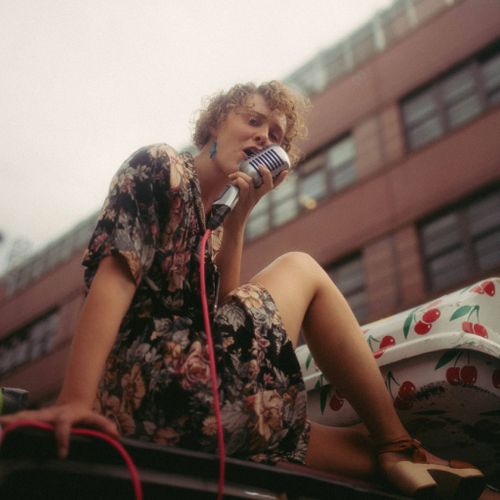 Hunny and Lu - a Music Duo