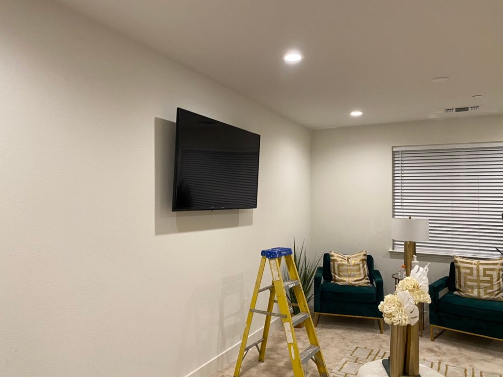 Clean T.V mounting no wires in sight!