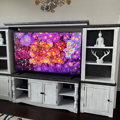 Was amazingly mounted my tv, and tv cabinet, aweso