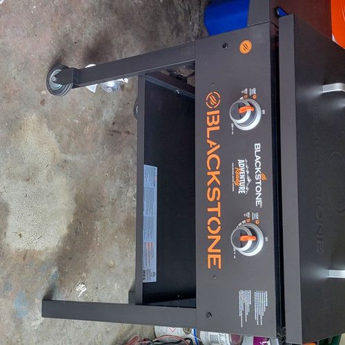Joshua put together a 28 inch Blackstone grill for