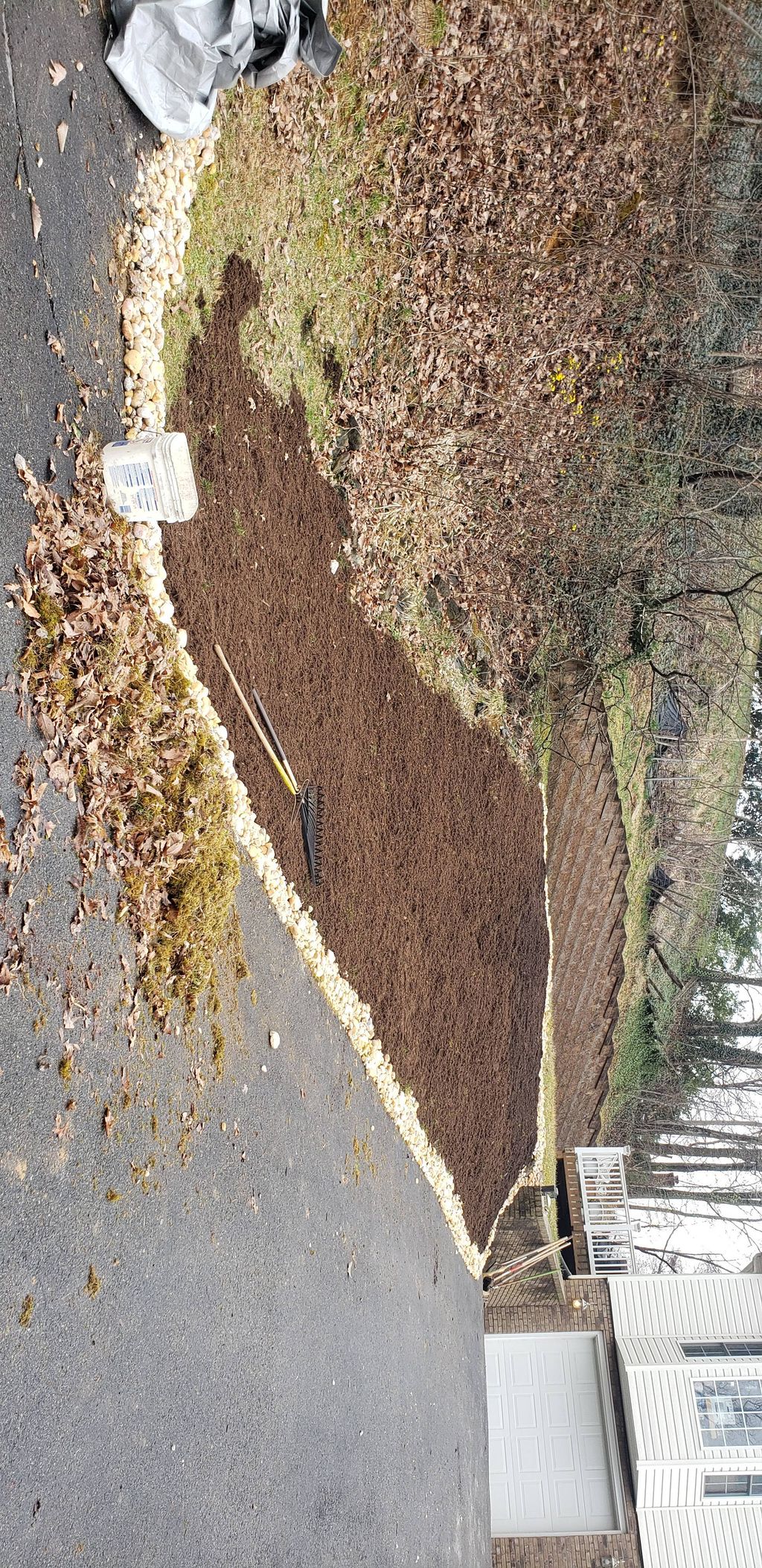 mulch with rock border