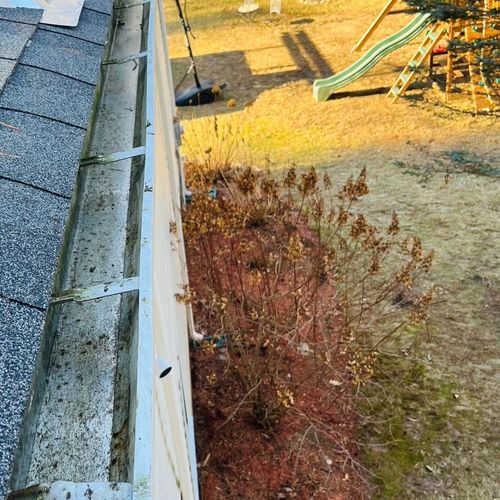 Gutter cleaning in Worcester ma