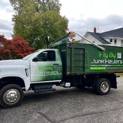 Avatar for Fly By Junk Haulers