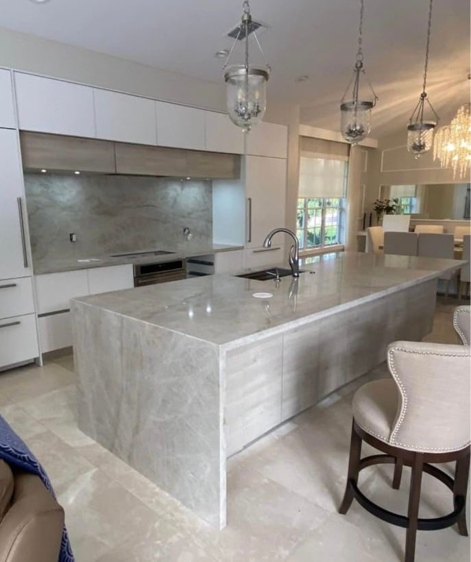 High Gloss Cabinets & Quartzito